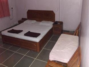 Hotel Indrayani Alandi Buitenkant foto